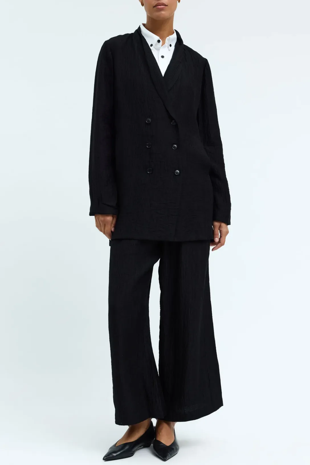Crinkle Satin Beau Blazer | Black